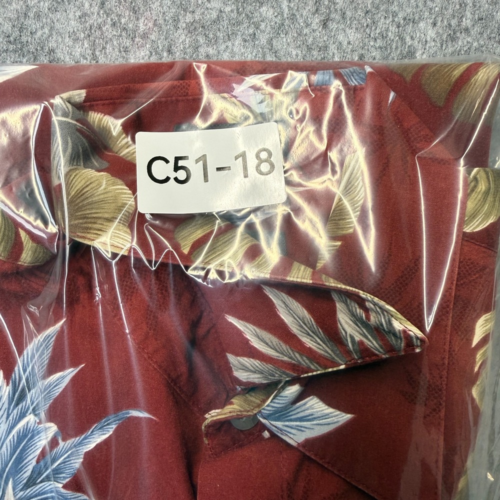 St. John's Bay Island Style Shirt Men's Medium Red Tropical Floral Short Sleeve - Picture 7 of 7